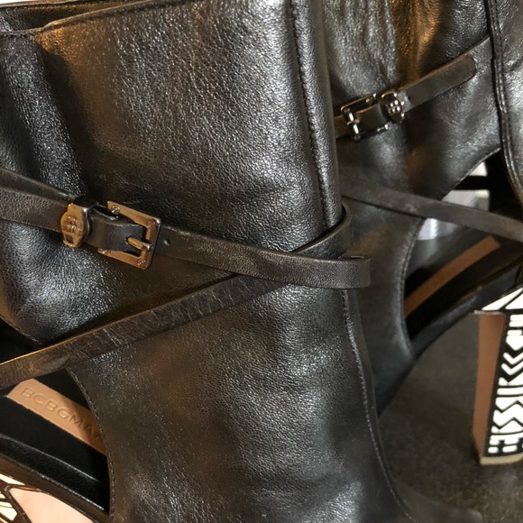 ❌SOLD OUT❌ Bcbgmaxazria cut out booties - Picture 8 of 8